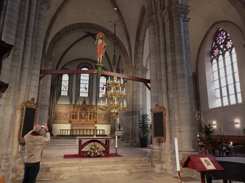 binnen in de dom Sankta Maria