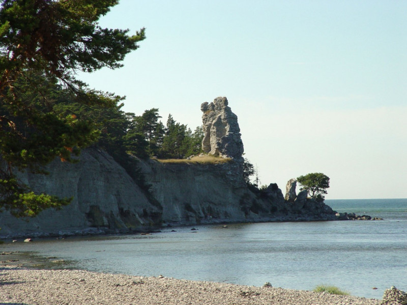 Gotland_Rauk-Jungfru Wikipedia x.jpg (260.1 KiB) 2325 keer bekeken Jungfrun -Lickershamn, de grootste rauk van Gotland.<br />foto: Wikipedia, de vrije encyclopedie