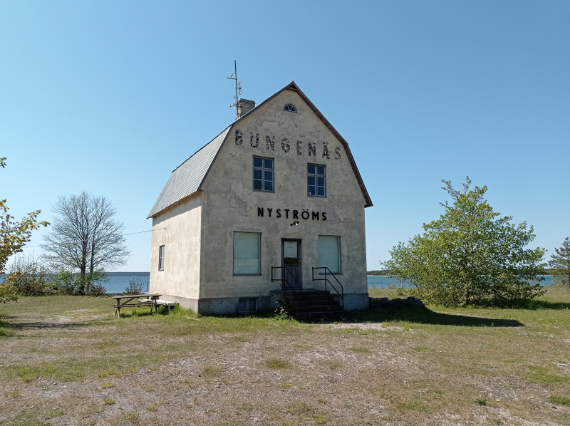 Verlaten administratiekantoor kalkgroeve Bungenäs