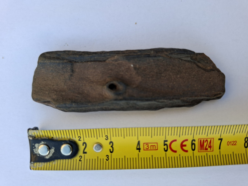 met het gaatje waar een takje heeft gezeten